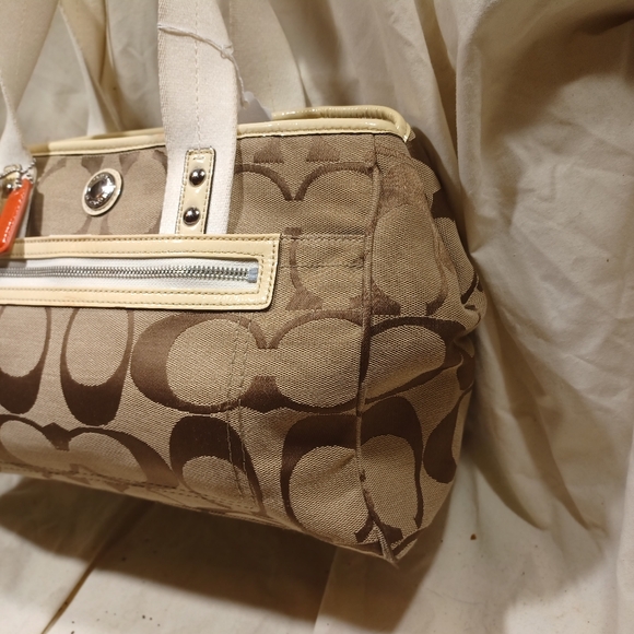 Coach daisy tote - Picture 4 of 10